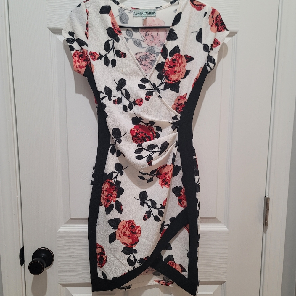 White Floral Wrap Bodycon Asymmetrical Dress Size Small